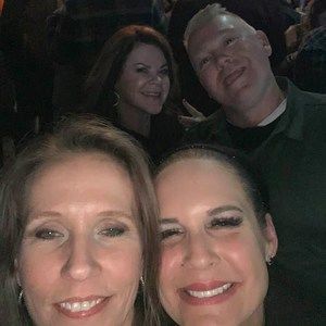 Meet your Posher, Casey n